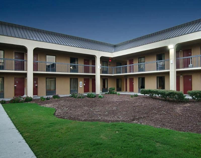 Red Roof Inn Wilmington Nc Exterior photo